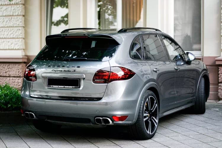 Porsche Cayenne grise