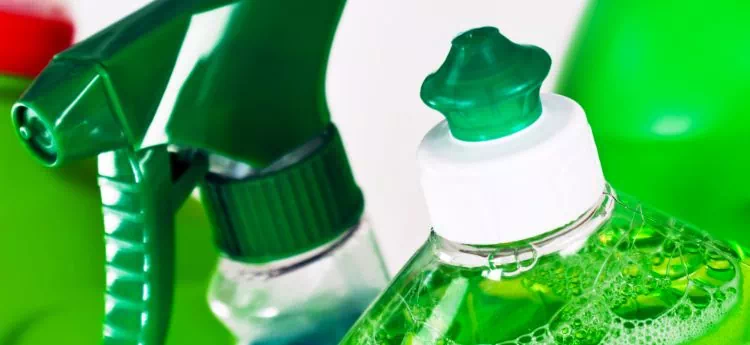 Liquide vaisselle et vaporisateur