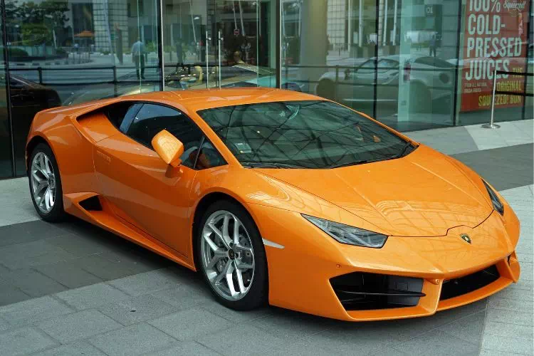Lamborghini Huracan orange