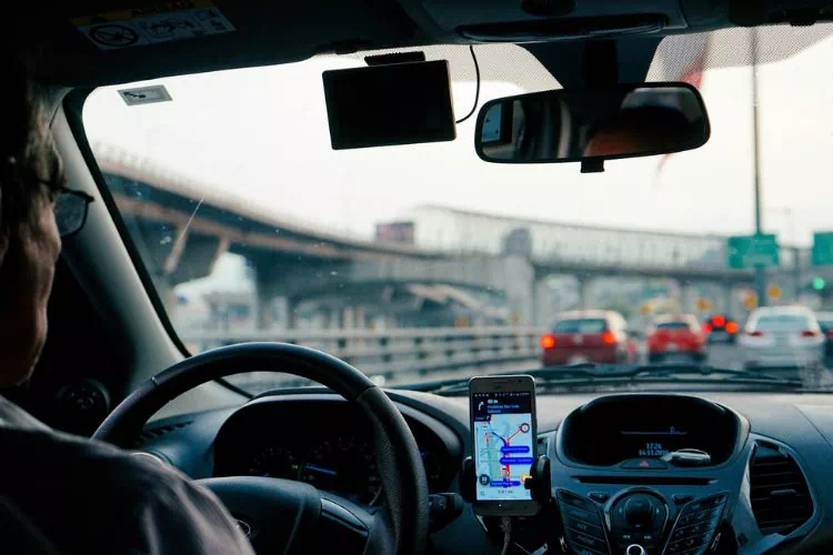 Chauffeur VTC en train de faire une course