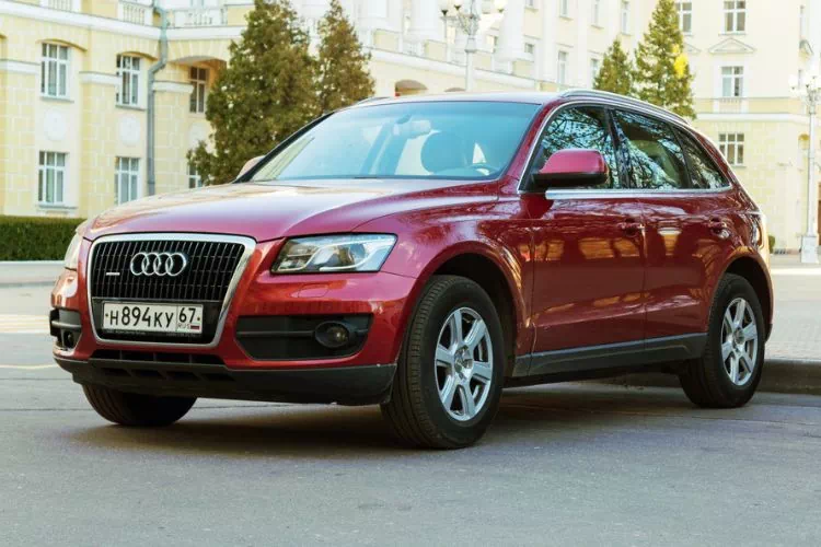Audi Q5 garée