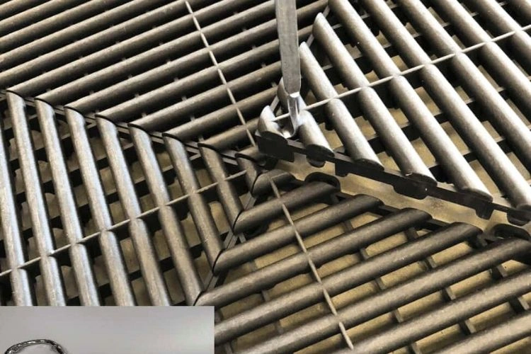 Dalle de sol garage facile à monter et clef de démontage