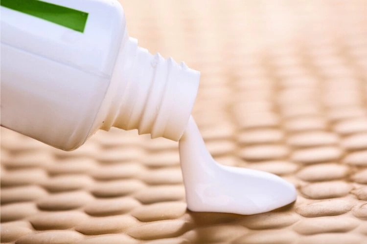 Tube de dentifrice pressé pour nettoyage de jantes 