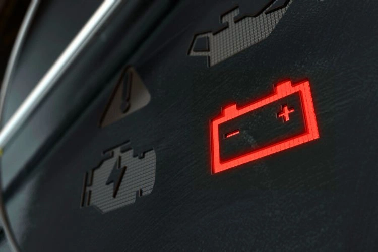 Voyant rouge de signal de la batterie allumé