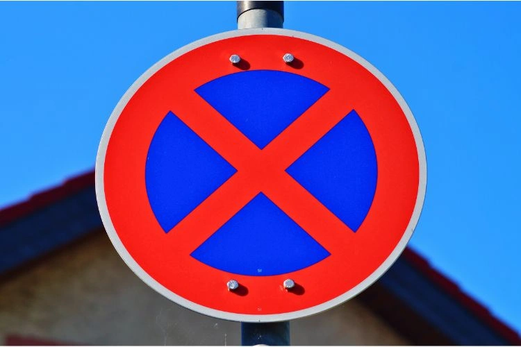 Panneaux d'interdiction pour représenter les restrictions routières en Allemagne