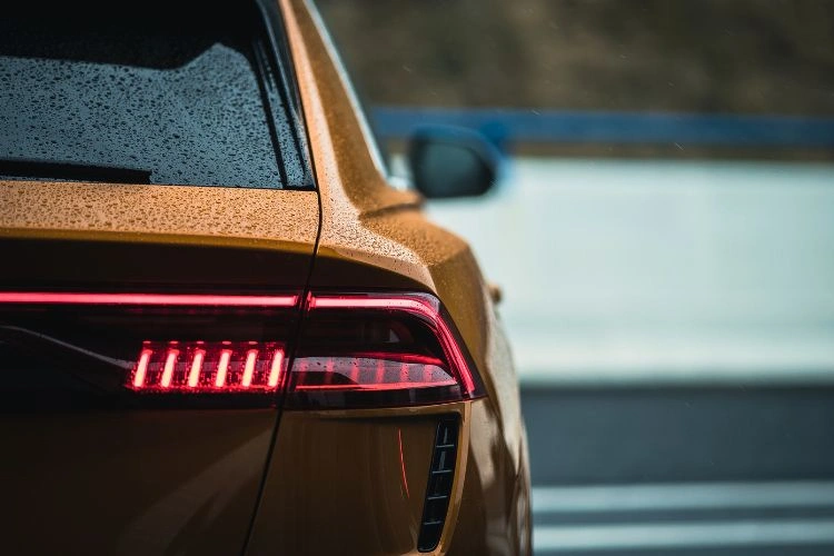 Éclairage et feu de voiture