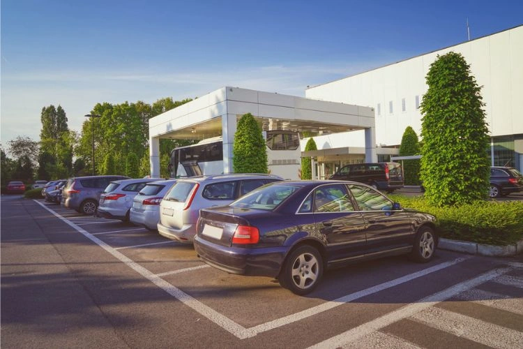 Espace de parking gratuit