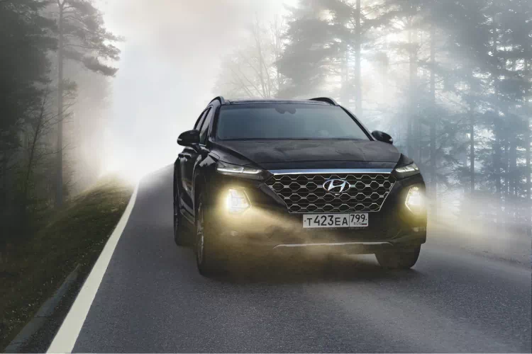 SUV en toute allure sur une route