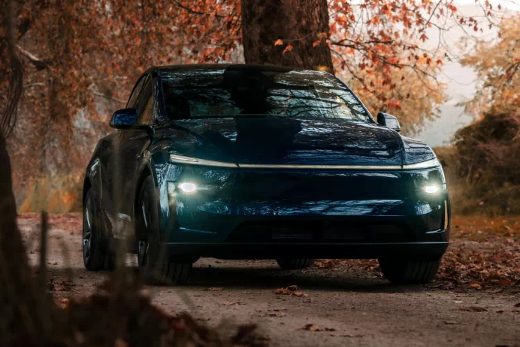 Voiture électrique en circulation