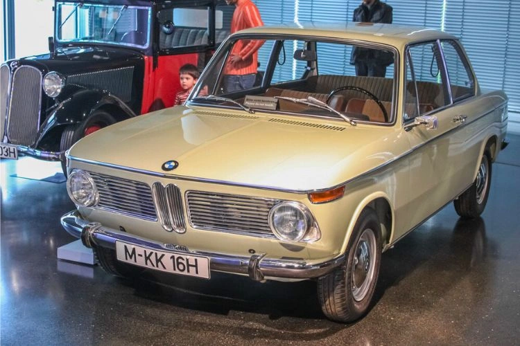 BMW 1800