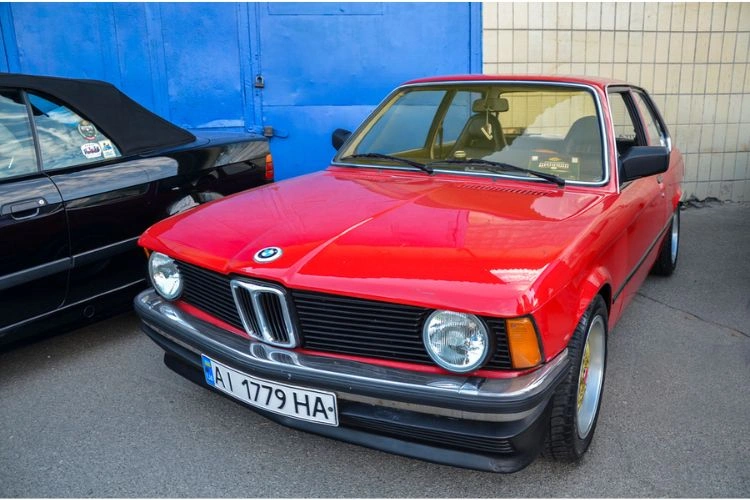 BMW E21