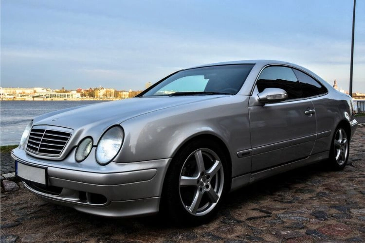Mercedes CLK W208