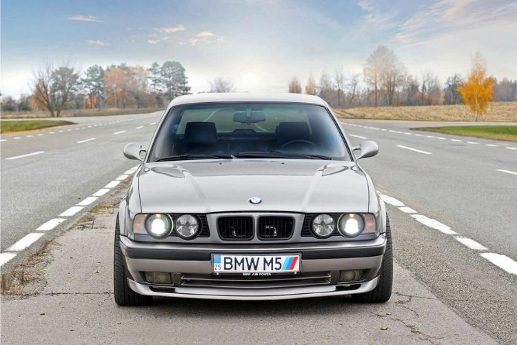 BMW M5 E34