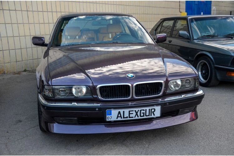 BMW Série 7 E38