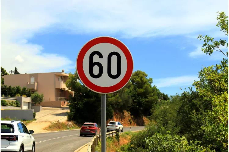 Panneau de limitation de vitesse