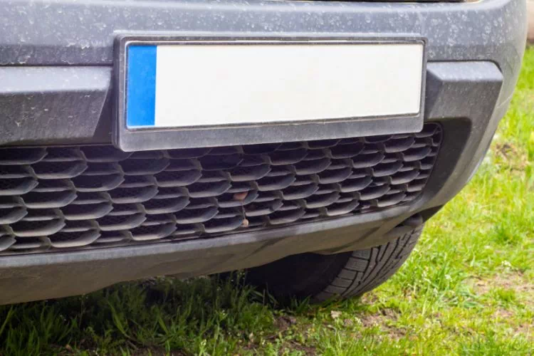 Voiture sans plaque d'immatriculation